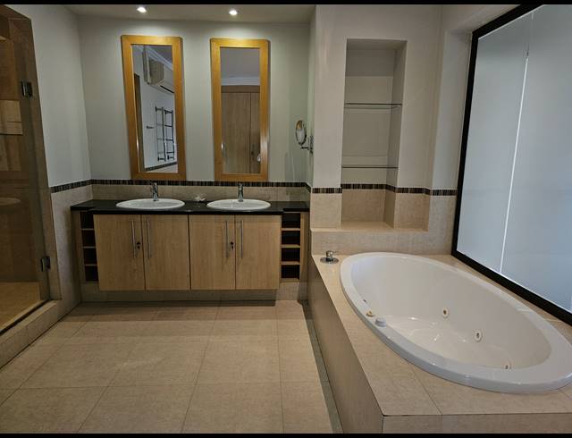 3 BEDROOM APARTMENT FOR SALE IN BEDFORD PARK
